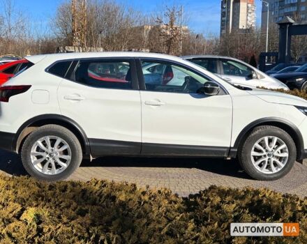 Білий Ніссан Rogue Sport, об'ємом двигуна 2 л та пробігом 74 тис. км за 16400 $, фото 7 на Automoto.ua