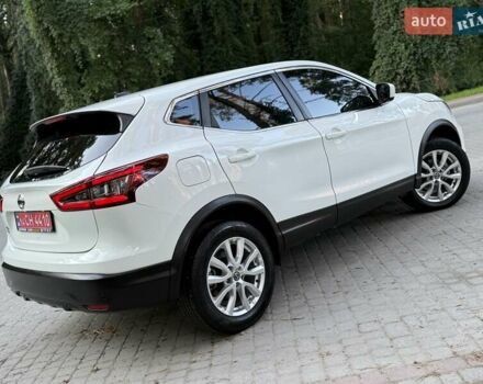 Белый Ниссан Rogue Sport, объемом двигателя 2 л и пробегом 91 тыс. км за 15700 $, фото 39 на Automoto.ua