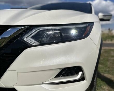Белый Ниссан Rogue Sport, объемом двигателя 2 л и пробегом 17 тыс. км за 19300 $, фото 1 на Automoto.ua