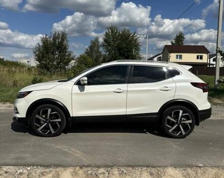 Белый Ниссан Rogue Sport, объемом двигателя 2 л и пробегом 17 тыс. км за 19300 $, фото 5 на Automoto.ua
