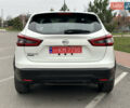 Белый Ниссан Rogue Sport, объемом двигателя 2 л и пробегом 111 тыс. км за 15500 $, фото 2 на Automoto.ua