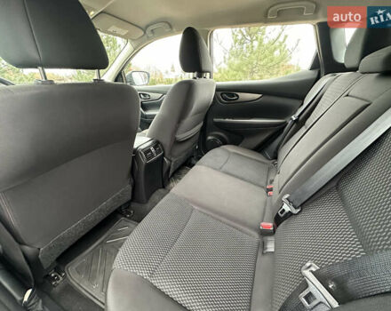 Белый Ниссан Rogue Sport, объемом двигателя 2 л и пробегом 111 тыс. км за 15500 $, фото 8 на Automoto.ua