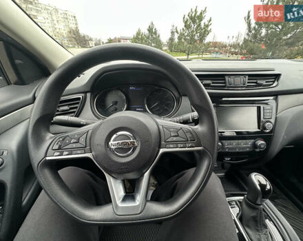 Белый Ниссан Rogue Sport, объемом двигателя 2 л и пробегом 111 тыс. км за 15500 $, фото 9 на Automoto.ua