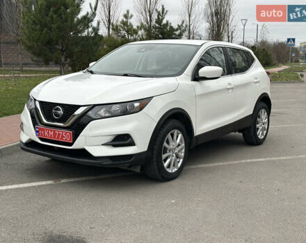 Белый Ниссан Rogue Sport, объемом двигателя 2 л и пробегом 111 тыс. км за 15500 $, фото 6 на Automoto.ua