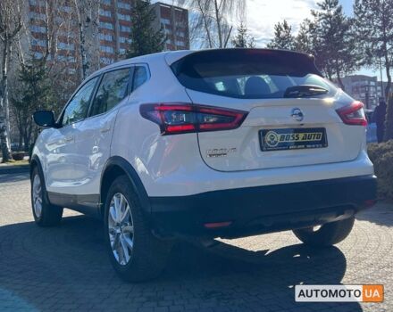 Білий Ніссан Rogue Sport, об'ємом двигуна 2 л та пробігом 74 тис. км за 16400 $, фото 4 на Automoto.ua