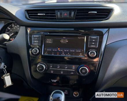 Білий Ніссан Rogue Sport, об'ємом двигуна 2 л та пробігом 74 тис. км за 16400 $, фото 10 на Automoto.ua