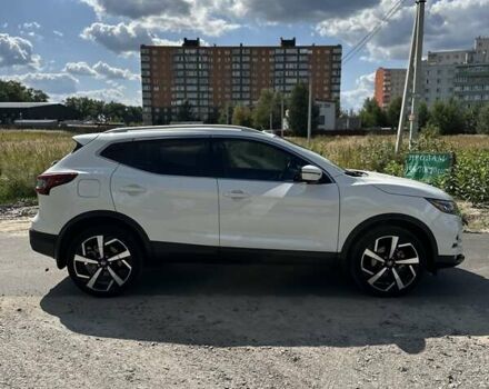 Белый Ниссан Rogue Sport, объемом двигателя 2 л и пробегом 17 тыс. км за 19300 $, фото 4 на Automoto.ua