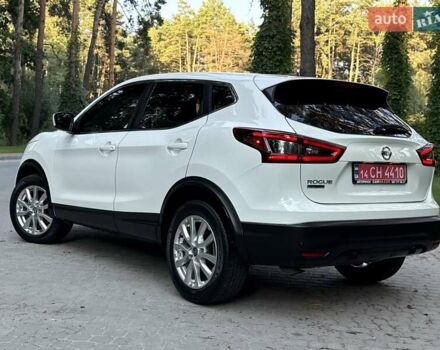 Белый Ниссан Rogue Sport, объемом двигателя 2 л и пробегом 91 тыс. км за 15700 $, фото 17 на Automoto.ua