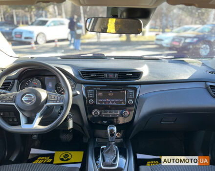 Білий Ніссан Rogue Sport, об'ємом двигуна 2 л та пробігом 74 тис. км за 16400 $, фото 12 на Automoto.ua