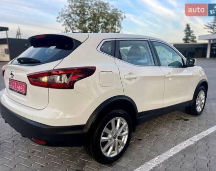 Белый Ниссан Rogue Sport, объемом двигателя 2 л и пробегом 101 тыс. км за 16700 $, фото 8 на Automoto.ua
