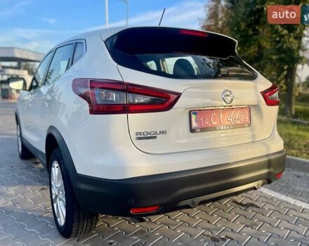 Белый Ниссан Rogue Sport, объемом двигателя 2 л и пробегом 101 тыс. км за 16700 $, фото 15 на Automoto.ua