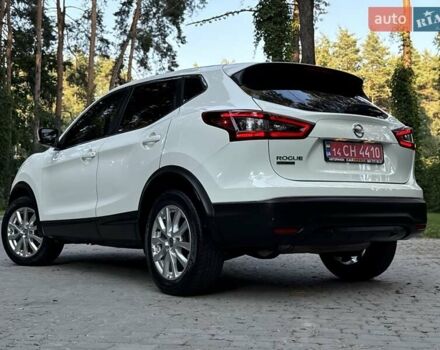 Белый Ниссан Rogue Sport, объемом двигателя 2 л и пробегом 91 тыс. км за 15700 $, фото 18 на Automoto.ua