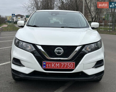 Белый Ниссан Rogue Sport, объемом двигателя 2 л и пробегом 111 тыс. км за 15500 $, фото 5 на Automoto.ua