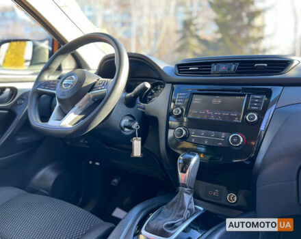 Білий Ніссан Rogue Sport, об'ємом двигуна 2 л та пробігом 74 тис. км за 16400 $, фото 9 на Automoto.ua