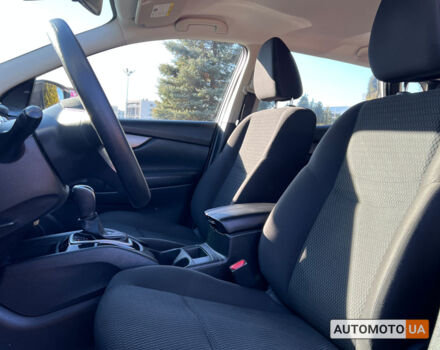 Білий Ніссан Rogue Sport, об'ємом двигуна 2 л та пробігом 74 тис. км за 16400 $, фото 14 на Automoto.ua