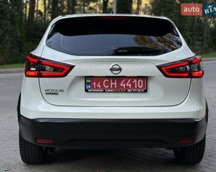 Белый Ниссан Rogue Sport, объемом двигателя 2 л и пробегом 91 тыс. км за 15700 $, фото 23 на Automoto.ua