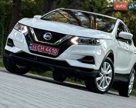 Белый Ниссан Rogue Sport, объемом двигателя 2 л и пробегом 91 тыс. км за 15700 $, фото 4 на Automoto.ua