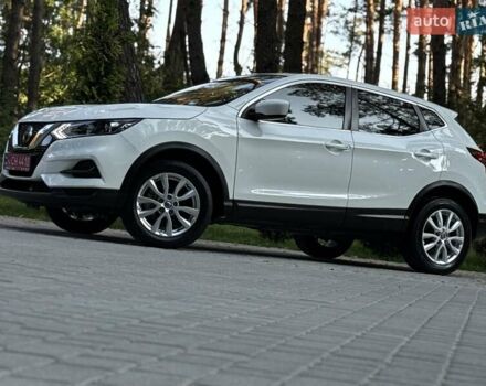 Белый Ниссан Rogue Sport, объемом двигателя 2 л и пробегом 91 тыс. км за 15700 $, фото 11 на Automoto.ua