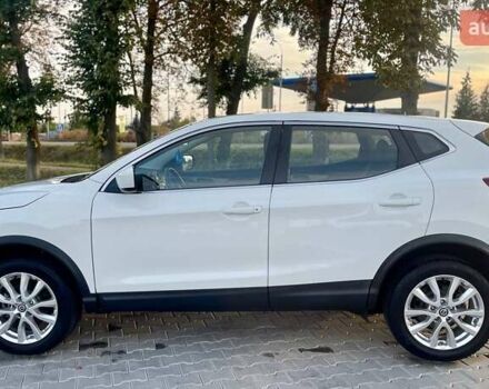 Белый Ниссан Rogue Sport, объемом двигателя 2 л и пробегом 101 тыс. км за 16700 $, фото 16 на Automoto.ua