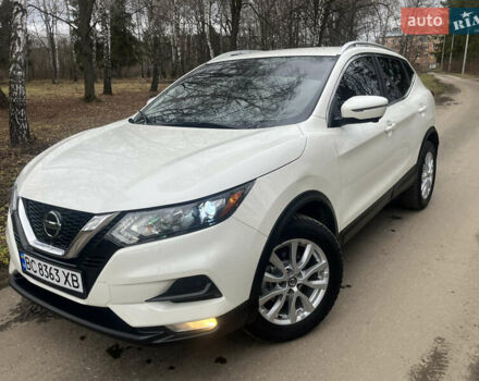 Белый Ниссан Rogue Sport, объемом двигателя 2 л и пробегом 29 тыс. км за 18000 $, фото 2 на Automoto.ua