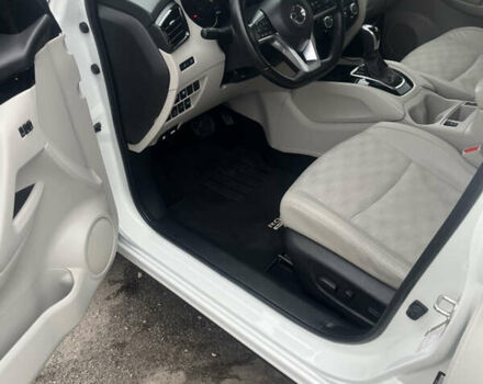 Белый Ниссан Rogue Sport, объемом двигателя 2 л и пробегом 29 тыс. км за 18000 $, фото 30 на Automoto.ua