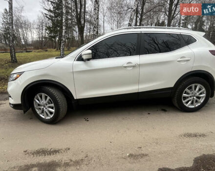 Белый Ниссан Rogue Sport, объемом двигателя 2 л и пробегом 29 тыс. км за 18000 $, фото 4 на Automoto.ua