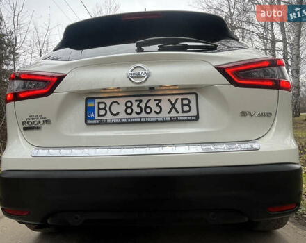 Белый Ниссан Rogue Sport, объемом двигателя 2 л и пробегом 29 тыс. км за 18000 $, фото 6 на Automoto.ua