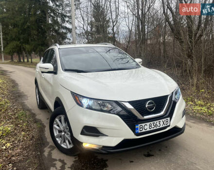 Белый Ниссан Rogue Sport, объемом двигателя 2 л и пробегом 29 тыс. км за 18000 $, фото 1 на Automoto.ua