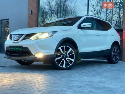 Білий Ніссан Rogue Sport, об'ємом двигуна 2 л та пробігом 61 тис. км за 17690 $, фото 1 на Automoto.ua