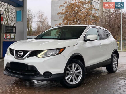 Білий Ніссан Rogue Sport, об'ємом двигуна 2 л та пробігом 131 тис. км за 11999 $, фото 1 на Automoto.ua