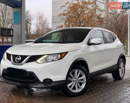 Белый Ниссан Rogue Sport, объемом двигателя 2 л и пробегом 131 тыс. км за 11999 $, фото 1 на Automoto.ua