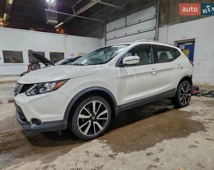 Белый Ниссан Rogue Sport, объемом двигателя 2 л и пробегом 111 тыс. км за 1500 $, фото 1 на Automoto.ua