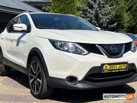 Белый Ниссан Rogue Sport, объемом двигателя 2 л и пробегом 80 тыс. км за 15999 $, фото 1 на Automoto.ua