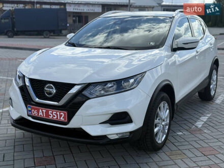 Белый Ниссан Rogue Sport, объемом двигателя 2 л и пробегом 99 тыс. км за 16700 $, фото 1 на Automoto.ua