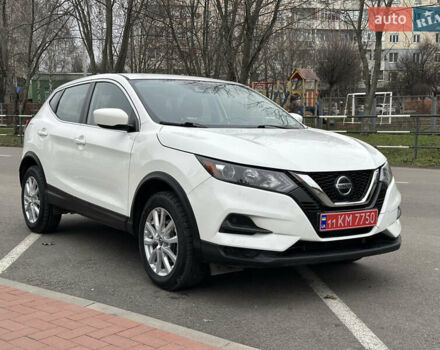 Белый Ниссан Rogue Sport, объемом двигателя 2 л и пробегом 111 тыс. км за 15500 $, фото 1 на Automoto.ua