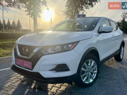 Білий Ніссан Rogue Sport, об'ємом двигуна 2 л та пробігом 101 тис. км за 16700 $, фото 1 на Automoto.ua