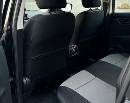 Чорний Ніссан Rogue Sport, об'ємом двигуна 2 л та пробігом 60 тис. км за 12490 $, фото 11 на Automoto.ua