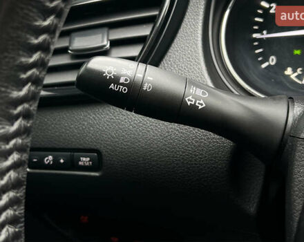 Черный Ниссан Rogue Sport, объемом двигателя 2 л и пробегом 179 тыс. км за 16300 $, фото 16 на Automoto.ua