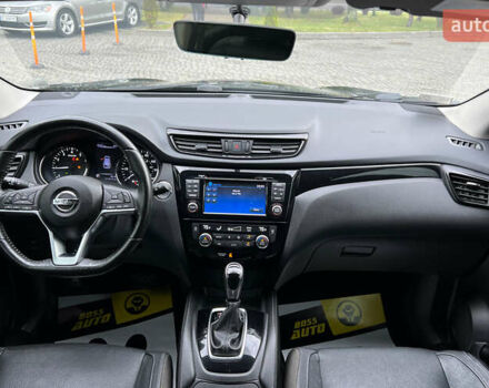 Черный Ниссан Rogue Sport, объемом двигателя 2 л и пробегом 179 тыс. км за 16300 $, фото 18 на Automoto.ua