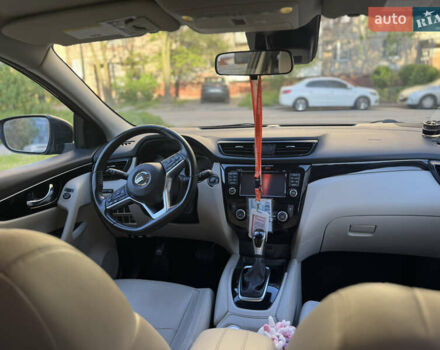 Черный Ниссан Rogue Sport, объемом двигателя 2 л и пробегом 94 тыс. км за 15300 $, фото 10 на Automoto.ua