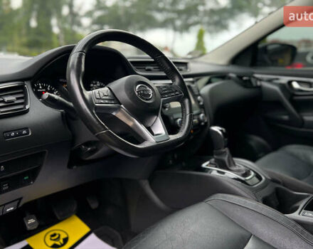 Черный Ниссан Rogue Sport, объемом двигателя 2 л и пробегом 179 тыс. км за 16300 $, фото 9 на Automoto.ua