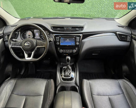 Чорний Ніссан Rogue Sport, об'ємом двигуна 2 л та пробігом 88 тис. км за 16900 $, фото 44 на Automoto.ua