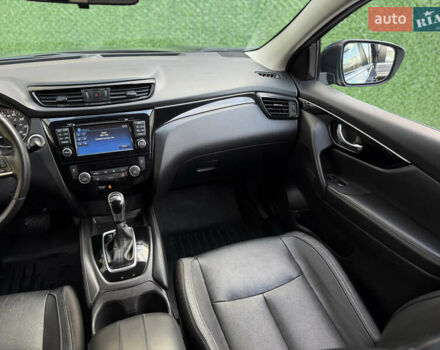 Чорний Ніссан Rogue Sport, об'ємом двигуна 2 л та пробігом 88 тис. км за 16900 $, фото 49 на Automoto.ua