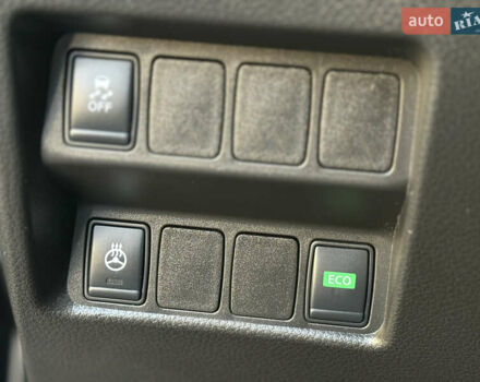 Чорний Ніссан Rogue Sport, об'ємом двигуна 2 л та пробігом 88 тис. км за 16900 $, фото 60 на Automoto.ua