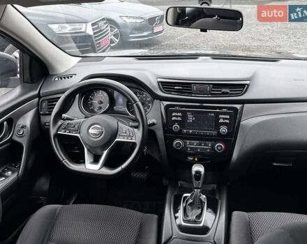Черный Ниссан Rogue Sport, объемом двигателя 2 л и пробегом 211 тыс. км за 9900 $, фото 13 на Automoto.ua