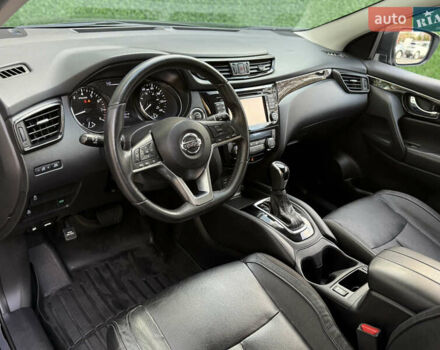 Чорний Ніссан Rogue Sport, об'ємом двигуна 2 л та пробігом 88 тис. км за 16900 $, фото 42 на Automoto.ua