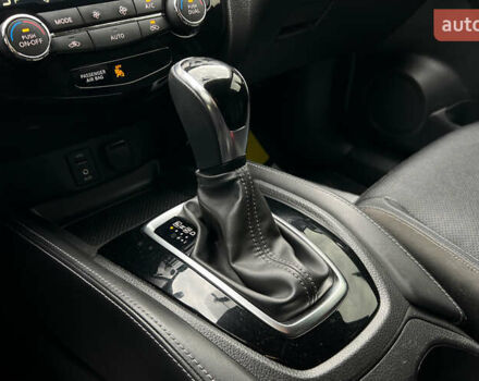 Черный Ниссан Rogue Sport, объемом двигателя 2 л и пробегом 179 тыс. км за 16300 $, фото 13 на Automoto.ua