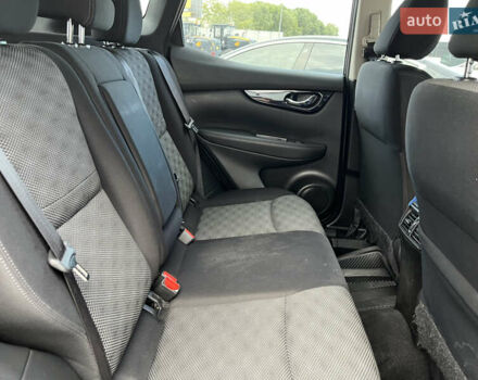 Черный Ниссан Rogue Sport, объемом двигателя 2 л и пробегом 182 тыс. км за 13550 $, фото 13 на Automoto.ua