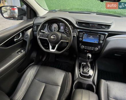 Чорний Ніссан Rogue Sport, об'ємом двигуна 2 л та пробігом 88 тис. км за 16900 $, фото 50 на Automoto.ua