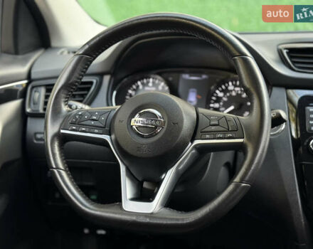 Чорний Ніссан Rogue Sport, об'ємом двигуна 2 л та пробігом 88 тис. км за 16900 $, фото 48 на Automoto.ua